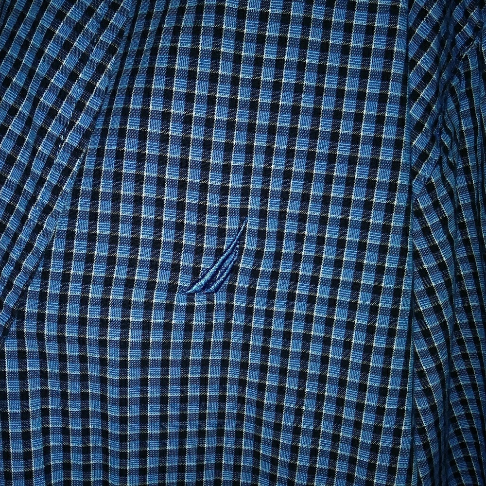 Great Men's navy blue Nautica robe!!